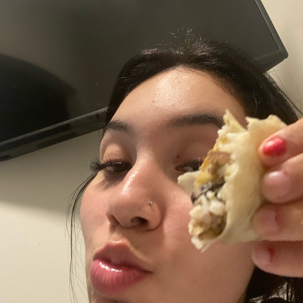 Meet your Posher, Mia